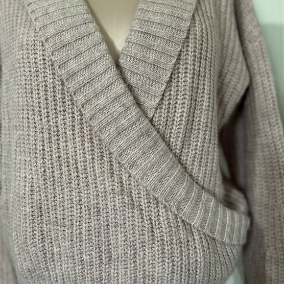 Kimchi Blue blush pink chunky sweater wrap front size S - Picture 2 of 6